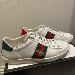 Gucci Ace Sneakers With Embroidered Bee